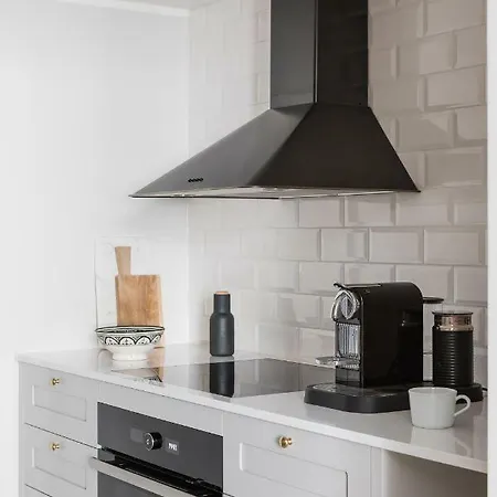 Elegant Modern Studio In The Centre Of Apartment *